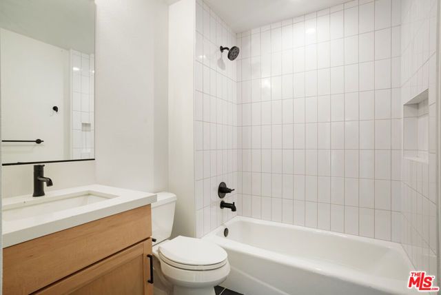 11218 W Lyon Lane 12, North Hollywood (los Angeles), CA 91606