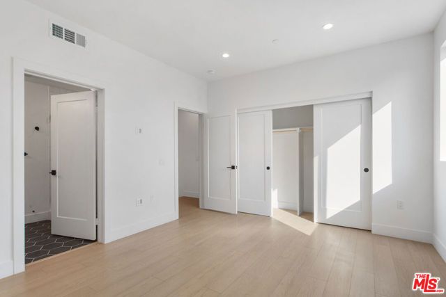 11218 W Lyon Lane 12, North Hollywood (los Angeles), CA 91606