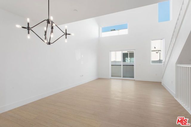 11218 W Lyon Lane 12, North Hollywood (los Angeles), CA 91606