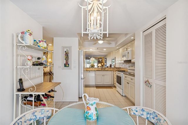 6707 STONE RIVER ROAD 101, Bradenton, FL 34203