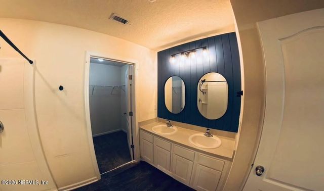 8454 CAPE FOX Drive, Jacksonville, FL 32222