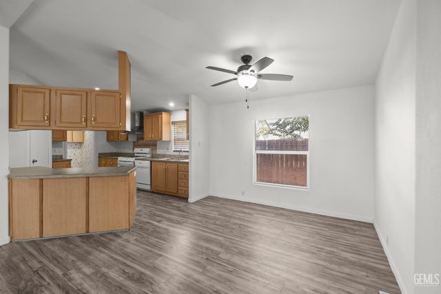 0 717 Iris St., Bakersfield, CA 93308