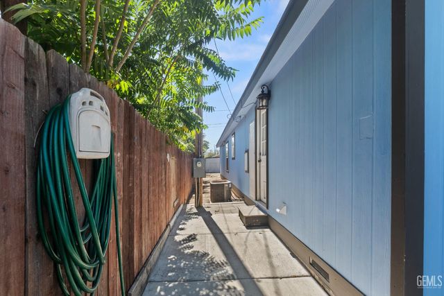 0 717 Iris St., Bakersfield, CA 93308