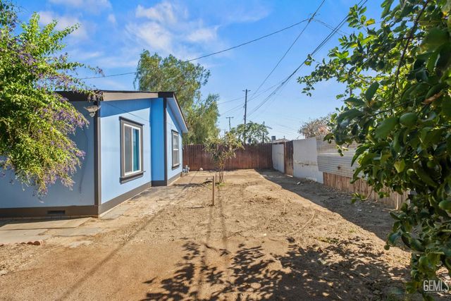 0 717 Iris St., Bakersfield, CA 93308