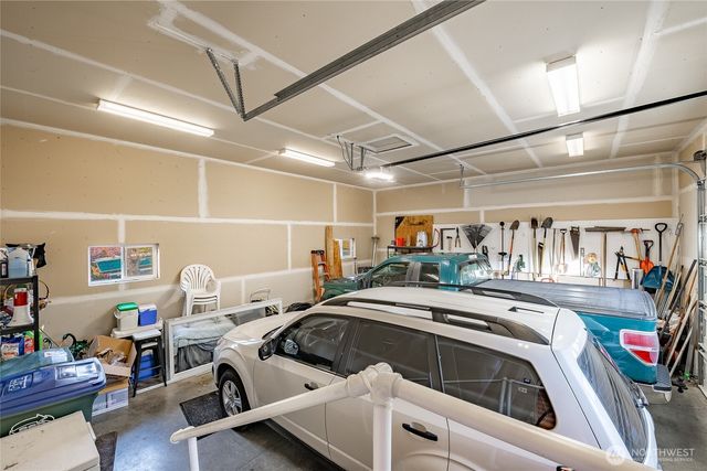 2176 Montfort Avenue, Blaine, WA 98230