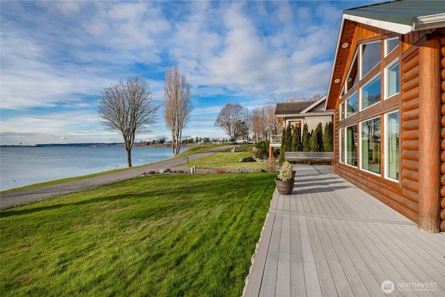 2176 Montfort Avenue, Blaine, WA 98230