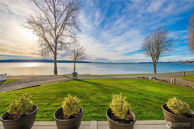 2176 Montfort Avenue, Blaine, WA 98230