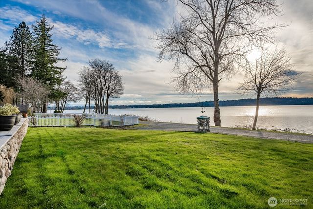 2176 Montfort Avenue, Blaine, WA 98230