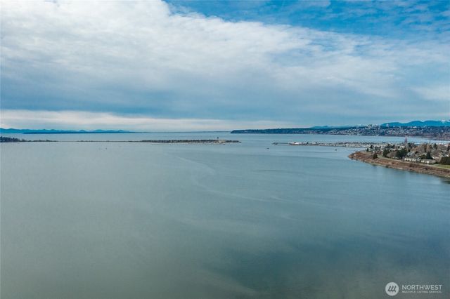 2176 Montfort Avenue, Blaine, WA 98230