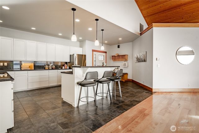 2176 Montfort Avenue, Blaine, WA 98230