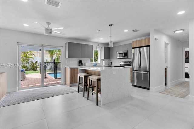 617 NW 30th Ct, Wilton Manors, FL 33311
