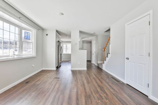 518 Fox Hollow Way, Manchester, NH 03104