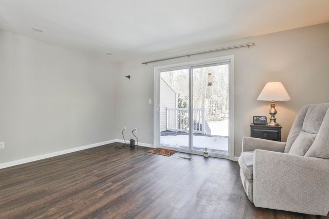 518 Fox Hollow Way, Manchester, NH 03104