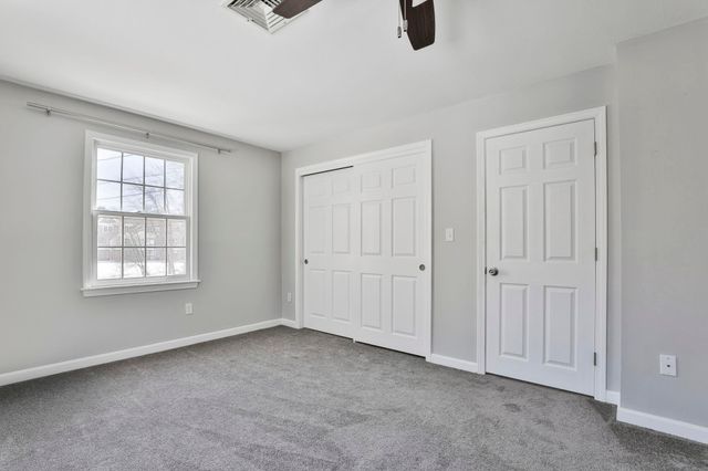 518 Fox Hollow Way, Manchester, NH 03104