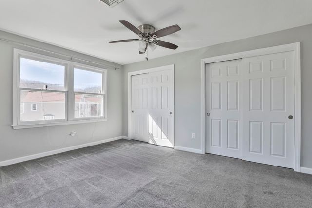 518 Fox Hollow Way, Manchester, NH 03104