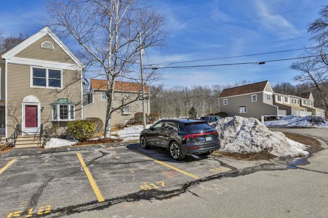 518 Fox Hollow Way, Manchester, NH 03104