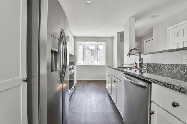 518 Fox Hollow Way, Manchester, NH 03104