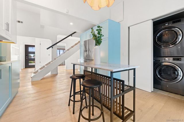 3306 Donna Dr, Carlsbad, CA 92008