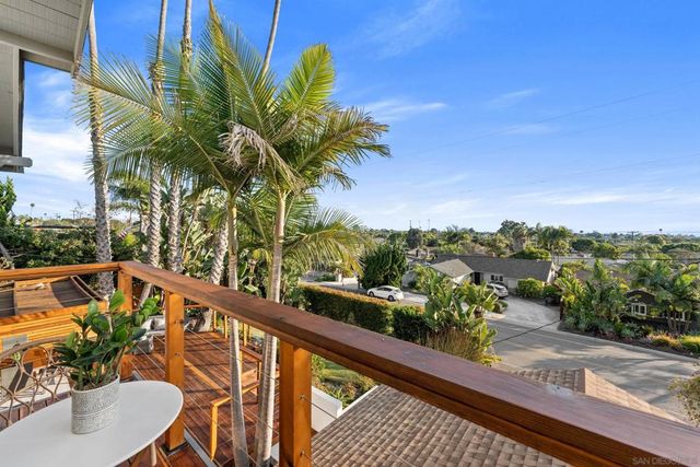 3306 Donna Dr, Carlsbad, CA 92008