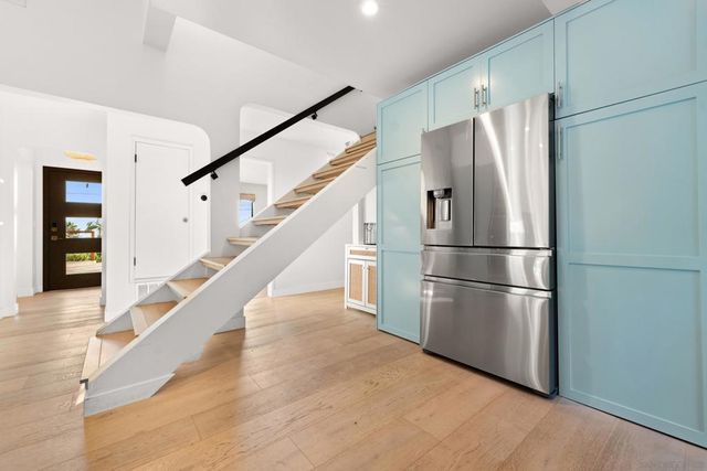 3306 Donna Dr, Carlsbad, CA 92008