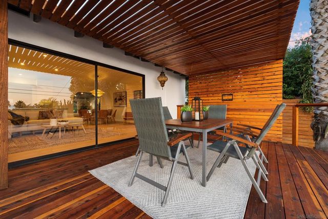 3306 Donna Dr, Carlsbad, CA 92008