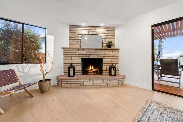 3306 Donna Dr, Carlsbad, CA 92008