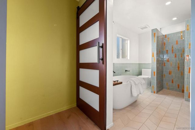 3306 Donna Dr, Carlsbad, CA 92008