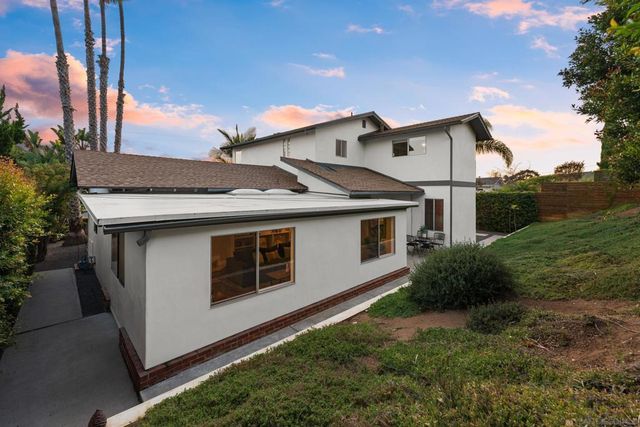 3306 Donna Dr, Carlsbad, CA 92008