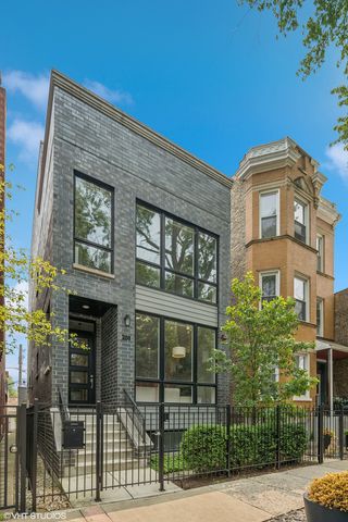 2011 N Oakley Avenue, Chicago, IL 60647