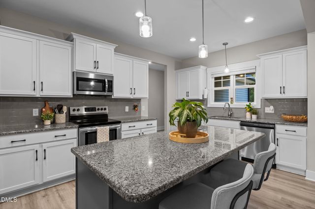 255 Ravens Row Drive, Benson, NC 27504