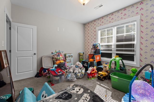 255 Ravens Row Drive, Benson, NC 27504