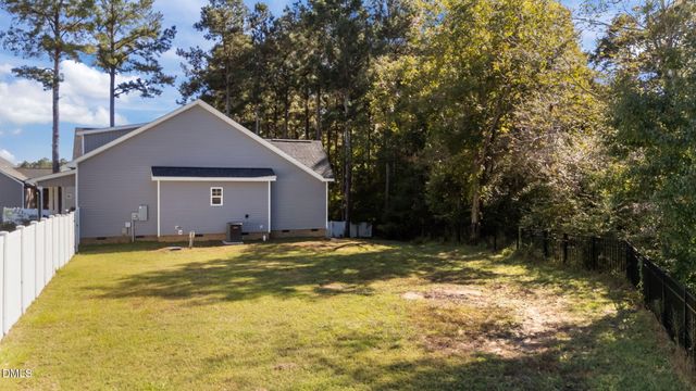 255 Ravens Row Drive, Benson, NC 27504
