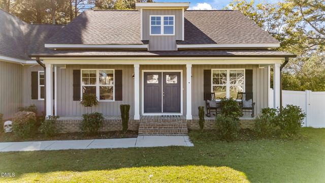 255 Ravens Row Drive, Benson, NC 27504