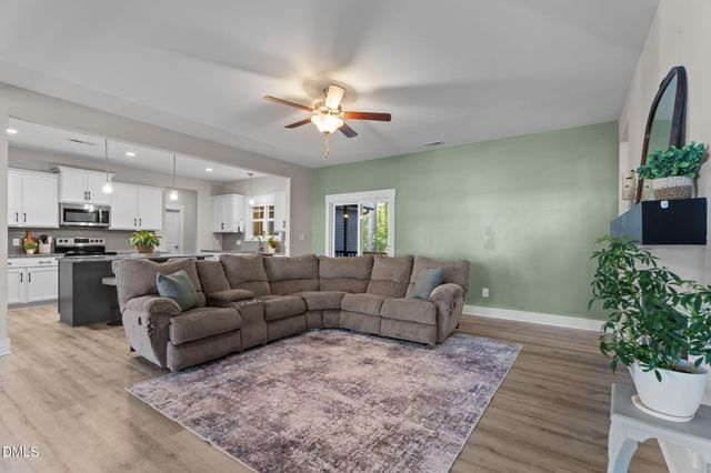 255 Ravens Row Drive, Benson, NC 27504