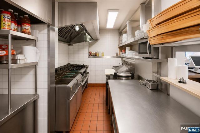 261 Union Avenue, Paterson, NJ 07502
