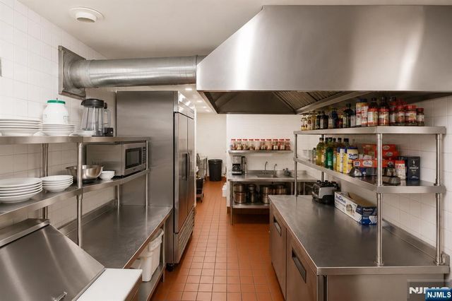 261 Union Avenue, Paterson, NJ 07502