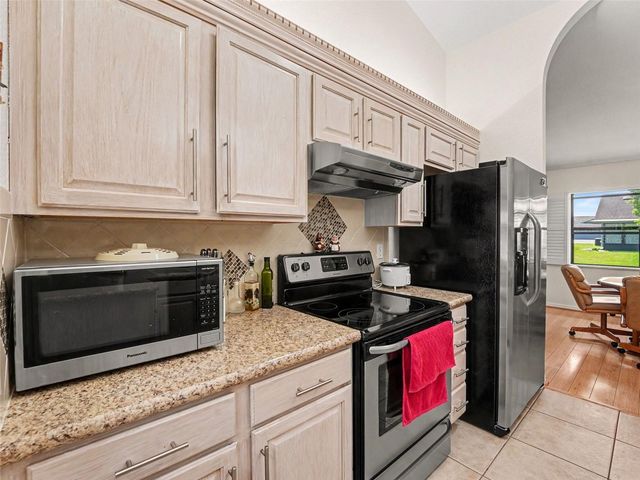 1717 W ORANGEWOOD LANE 4, Avon Park, FL 33825