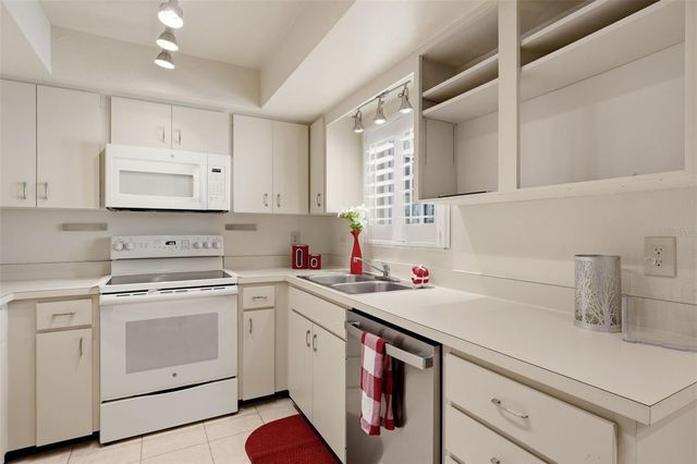 6132 29TH AVENUE W 6132, Bradenton, FL 34209