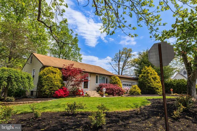 219 N MADISON AVE, Hammonton, NJ 08037