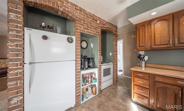 3490 County Road 6220, Jadwin, MO 65501