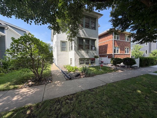 9002 Sheridan Avenue 3, Brookfield, IL 60513