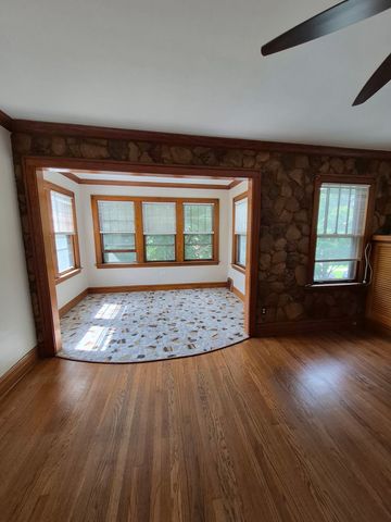 9002 Sheridan Avenue 3, Brookfield, IL 60513