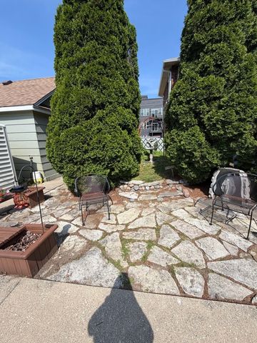 9002 Sheridan Avenue 3, Brookfield, IL 60513