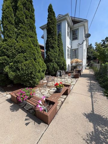 9002 Sheridan Avenue 3, Brookfield, IL 60513