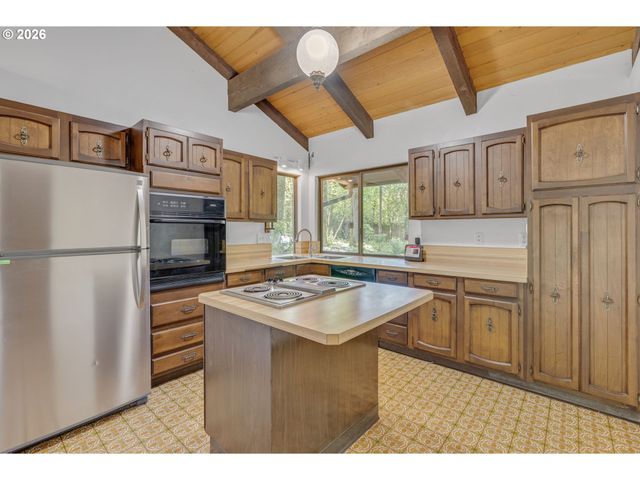 335 Nw 112TH Ave, Portland, OR 97229