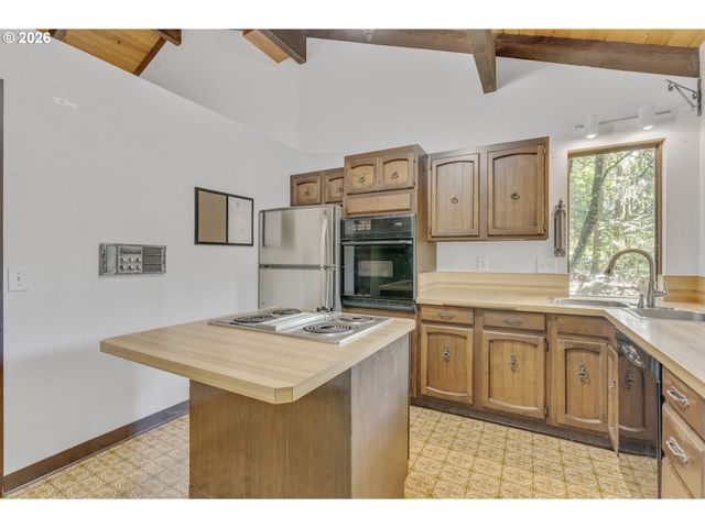 335 Nw 112TH Ave, Portland, OR 97229