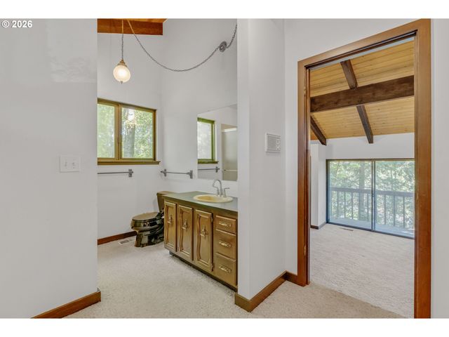 335 Nw 112TH Ave, Portland, OR 97229