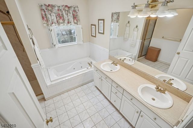 1138 William V Young Dr, Rahway City, NJ 07065