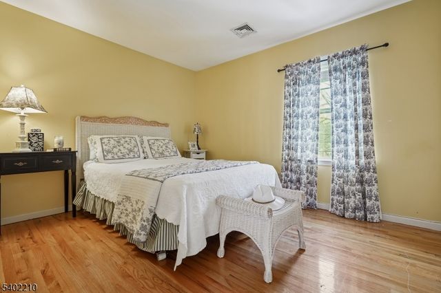 1138 William V Young Dr, Rahway City, NJ 07065