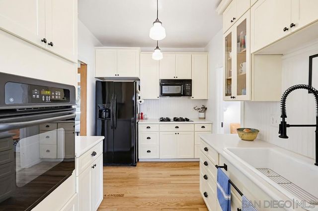 1353 Edgemont, San Diego, CA 92102